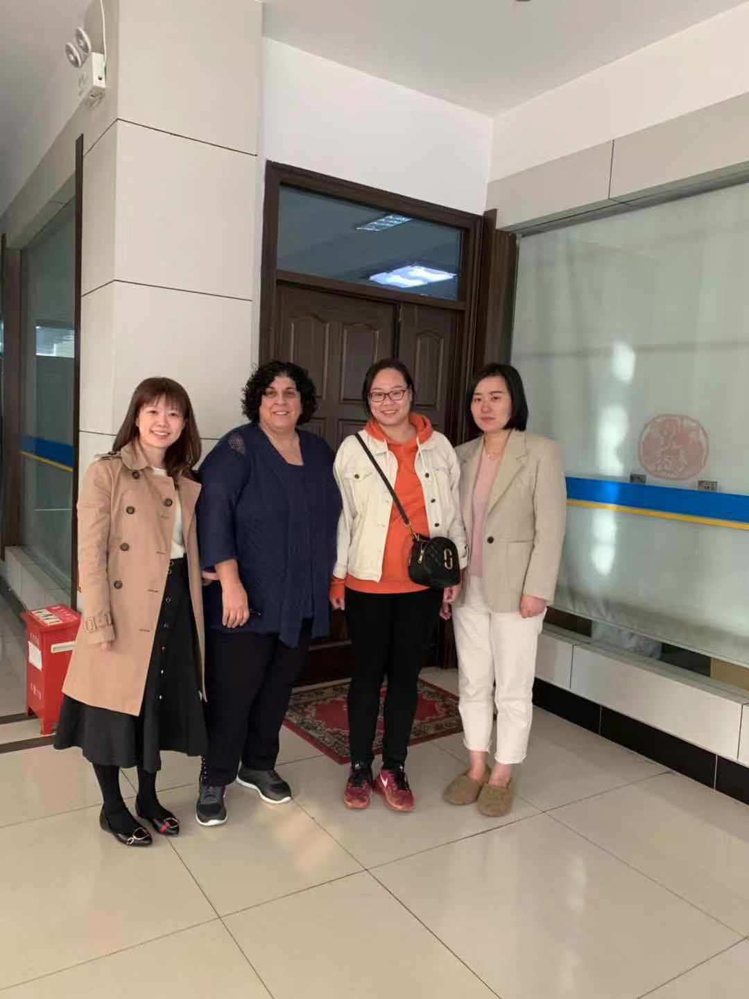 Warmly welcome our client QOSMEDIX from USA to come to our company for visit